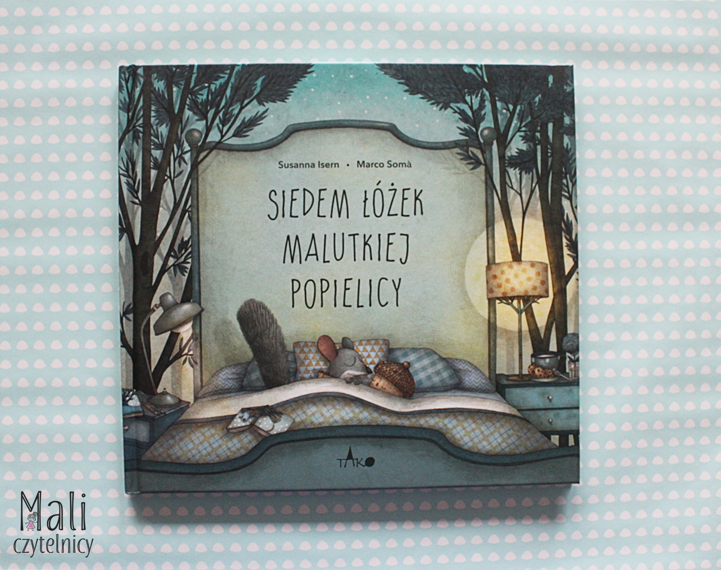 Siedem łóżek malutkiej Popielicy