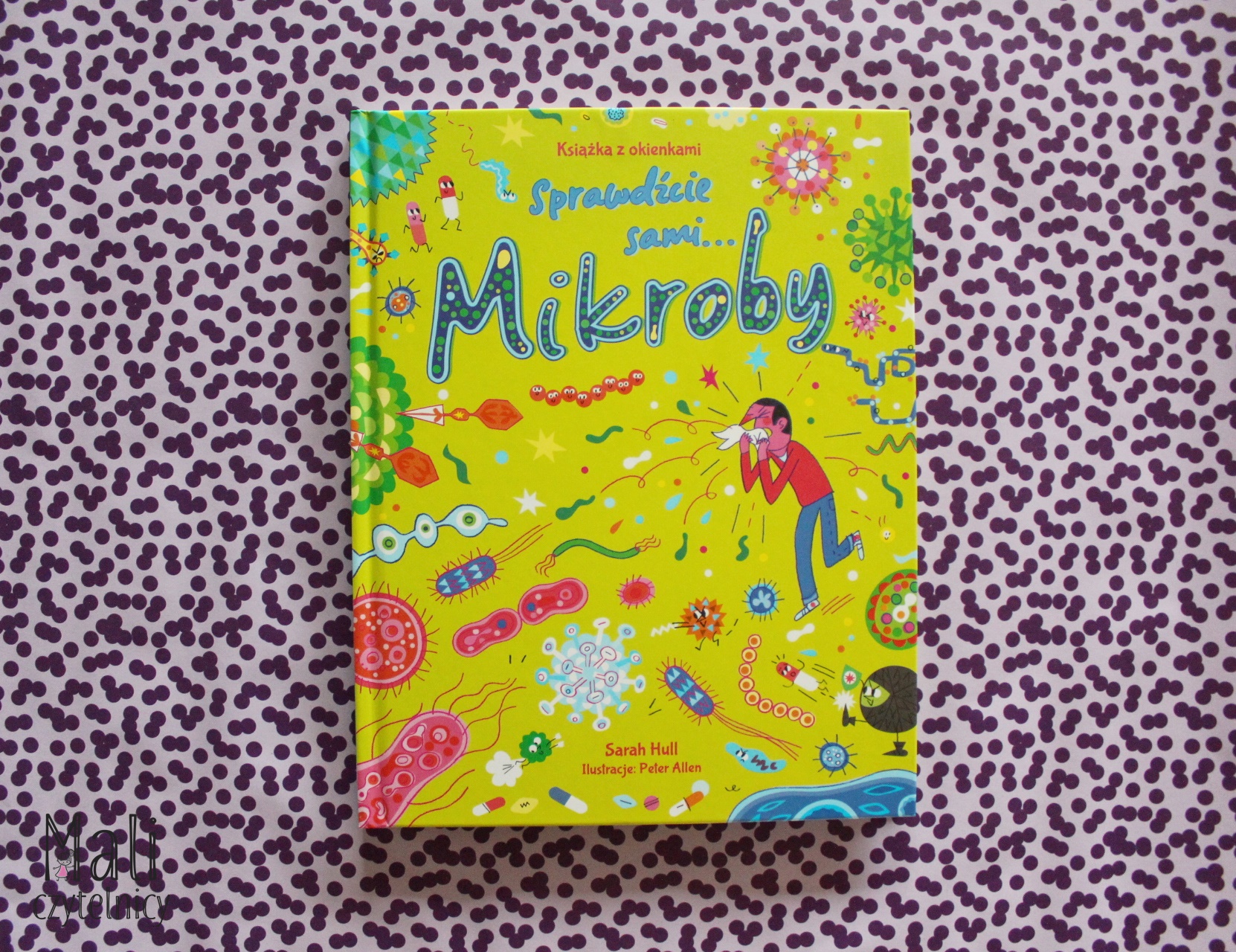 Mikroby. Książka z okienkami