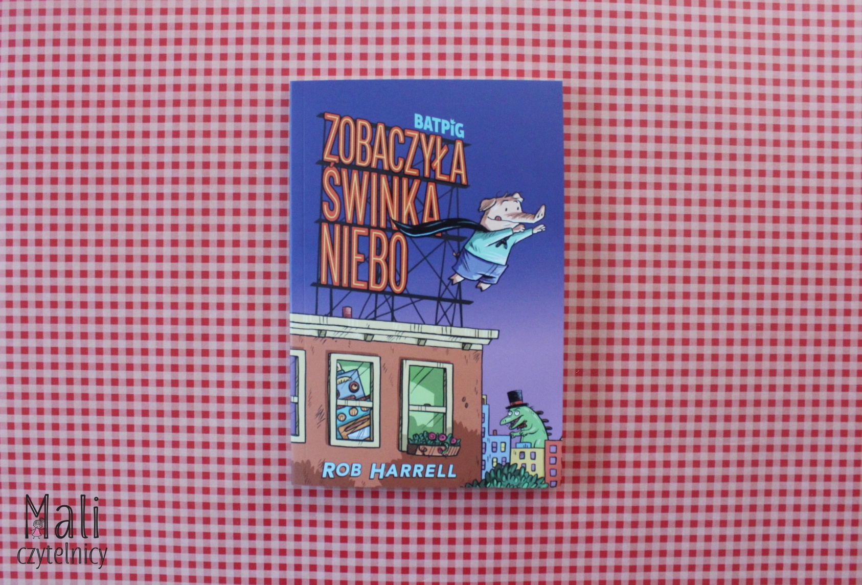Batpig. Zobaczyła świnka niebo