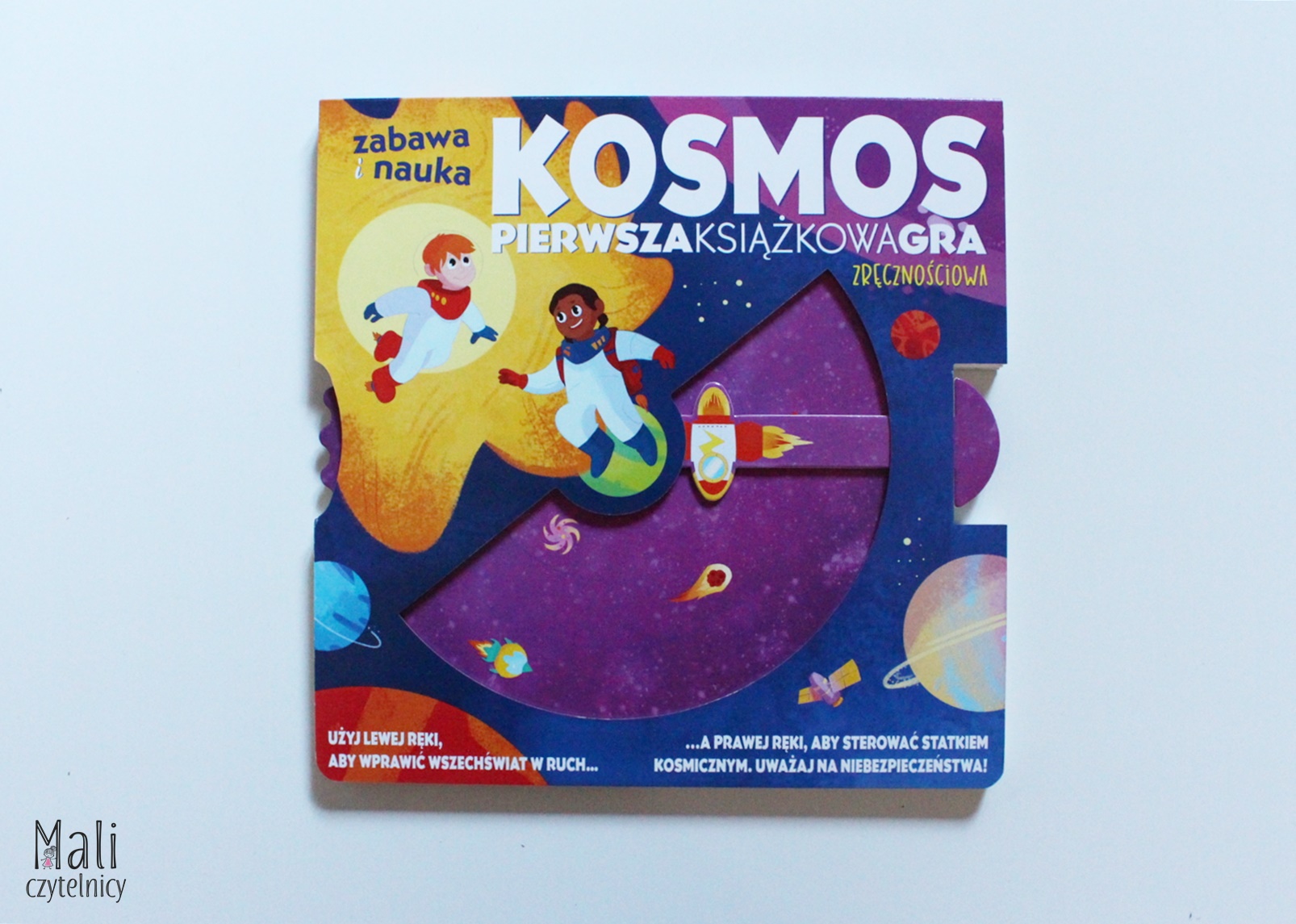 Kosmos. Pierwsza książkowa gra zręcznościowa