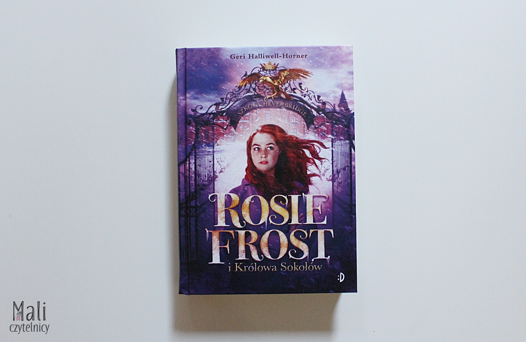 Rosie Frost i Królowa Sokołów