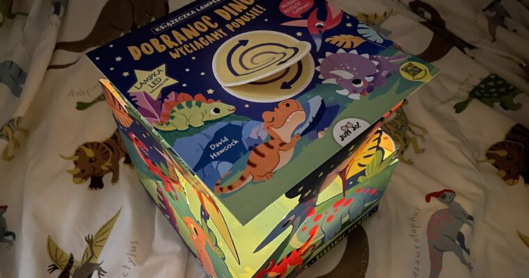 Dobranoc dinusie wyciągamy podusie! Książeczka lampeczka