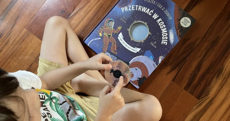Przetrwać w kosmosie. Książka i gra w jednym